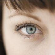 割雙眼皮要多久恢復(fù)？會(huì)使眼睛變大嗎？