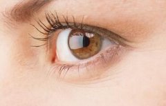 調節(jié)魚尾紋的方法是什么？