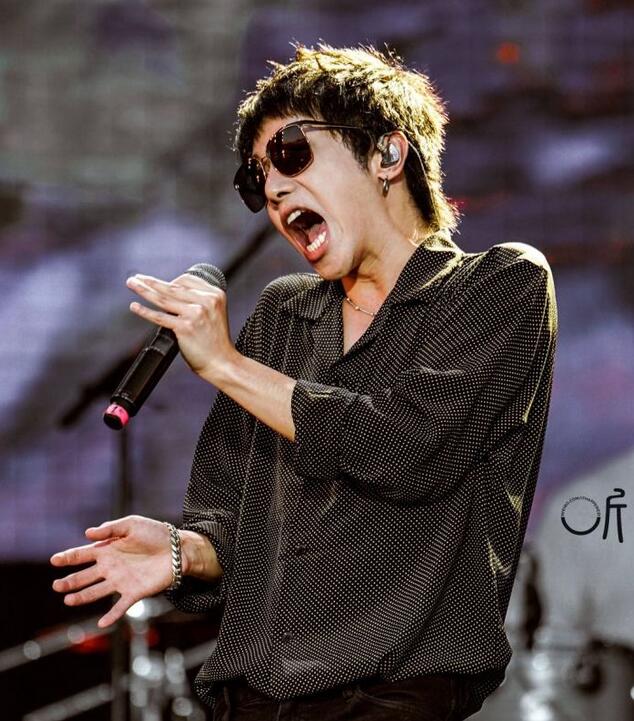 華晨宇整容前后照片 華晨宇做了下頜角整形？