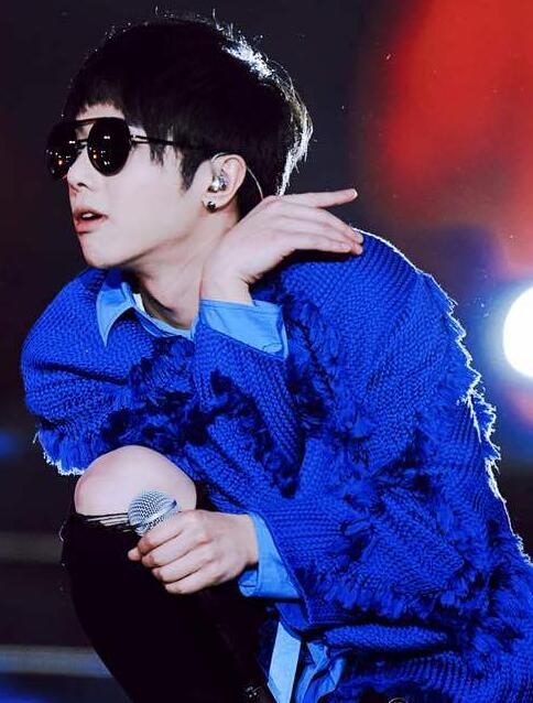 華晨宇整容前后照片 華晨宇做了下頜角整形？