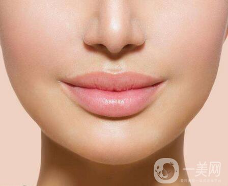 豐唇手術(shù)要多少錢?豐唇手術(shù)價(jià)格是多少？