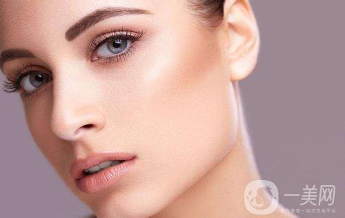 做完墊鼻梁硅膠*果能堅(jiān)持幾年？