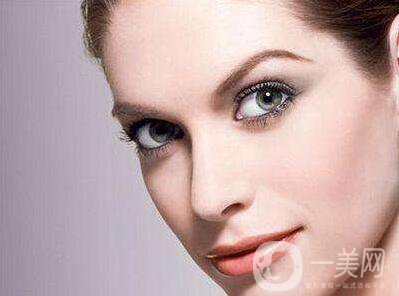 上海塌鼻修復手術價格 塌鼻隆鼻價格