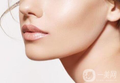 下巴做膨體還是硅膠好 *果怎么樣呢