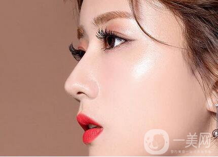 鼻子歪了矯正有危險(xiǎn)嗎？