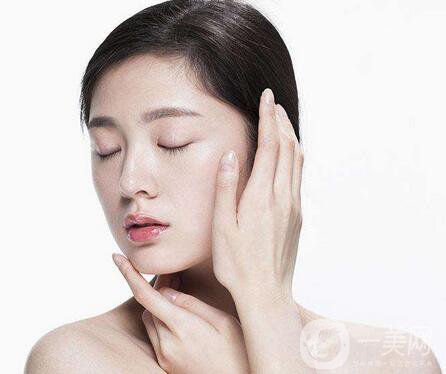 如何消除雙下巴？ 怎么減雙下巴？