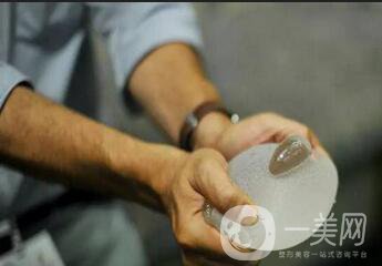 假體隆胸手術(shù)做完之后恢復(fù)期要多久時(shí)間？