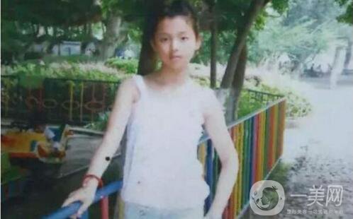 唱卡路里的楊超越舊照爆出 網(wǎng)友質(zhì)疑其整容