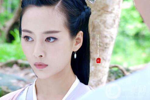 李純否認(rèn)戀情 李純整容了嗎 昔日照片曝光