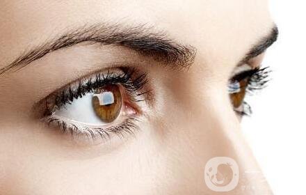 割雙眼皮的高度一般是多少呢