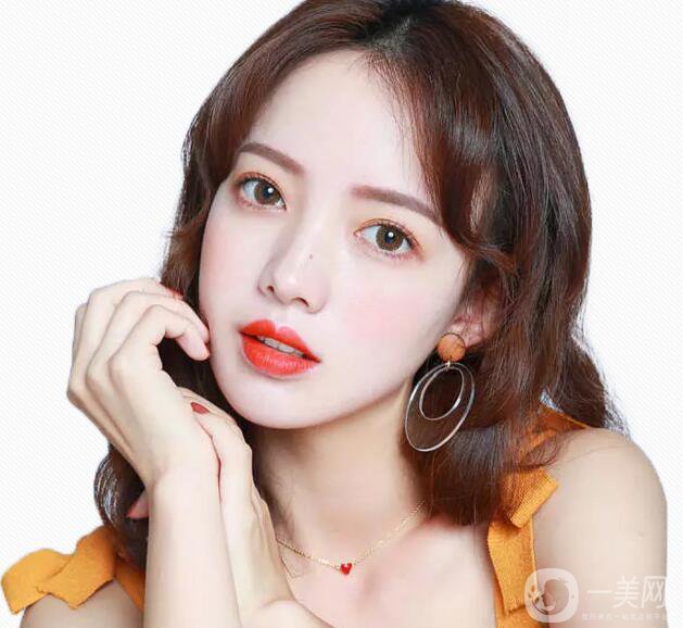 耳軟骨隆鼻手術(shù)的價格