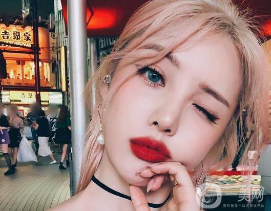 三點(diǎn)定位雙眼皮后可以立即化妝嗎 多久可以化妝？