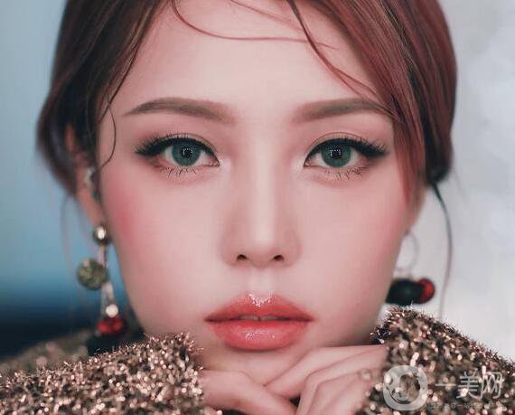 三點(diǎn)定位雙眼皮后可以立即化妝嗎 多久可以化妝？