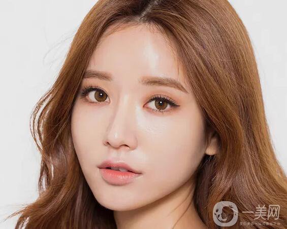 自體隆鼻手術(shù)一般多少錢？