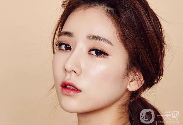 玻尿酸隆鼻術(shù)