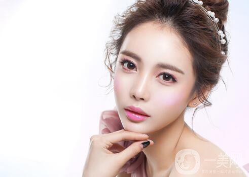 自體隆鼻價格多少？ 