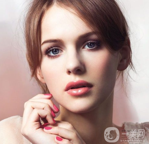 假體隆鼻的價(jià)格高嗎？