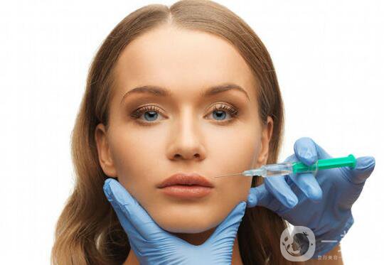 硅膠隆鼻取出,硅膠隆鼻取出*嗎,硅膠隆鼻取出注意事項(xiàng)