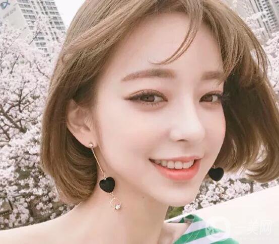 隆鼻什么材料好呢？