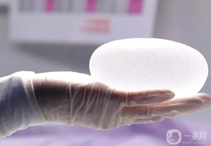 假體隆胸的價(jià)格是多少 假體隆胸能保持多久