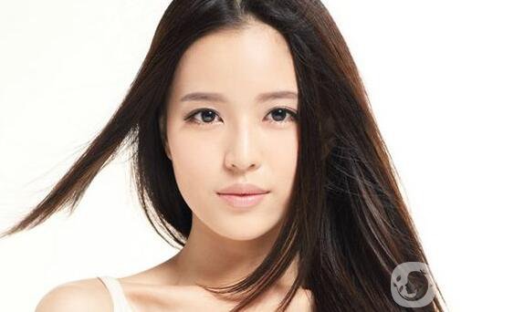 假體隆鼻整型術(shù)怎么樣 什么人不適合做假體隆鼻？