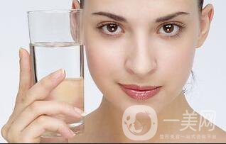 怎樣去鼻唇溝,去鼻唇溝方法