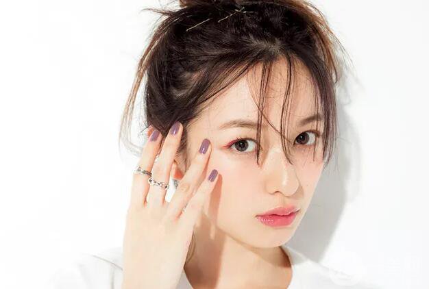 眼周年輕化手術(shù)費(fèi)用 術(shù)后需要注意什么