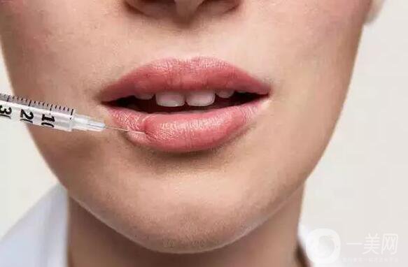 標(biāo)準(zhǔn)的仰月唇女明星有哪些？其中還有AB的整容模板！