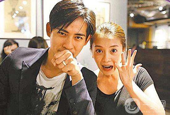 周渝民帶妻子女兒現(xiàn)身臺北動物園，網(wǎng)友：和大S的感情真叫人唏噓