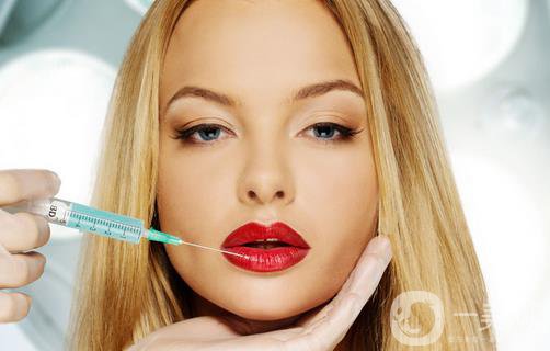 玻尿酸豐唇后會腫嗎？玻尿酸豐唇注意事項