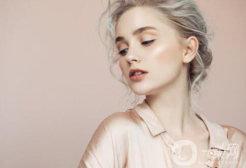 *人面部美容手術(shù)的獨特性