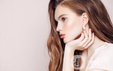 自體脂肪能墊下巴嗎？*果怎么樣？