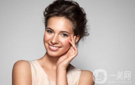 自體填充淚溝*的嗎？*果好不好？