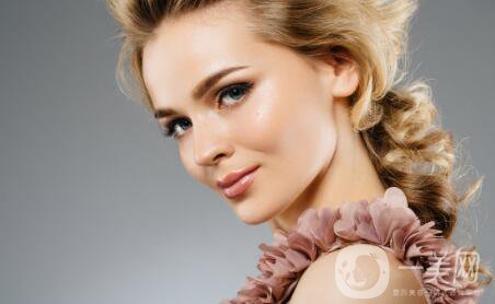 怎樣去皺紋眼部皺紋？哪種方式比較好？