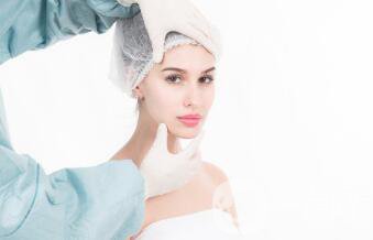 隆鼻手術(shù)的必要性和可能存在的風(fēng)險