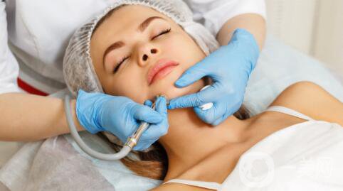 做彩光嫩膚手術(shù)要多少錢(qián)？維持時(shí)間和優(yōu)勢(shì)揭露