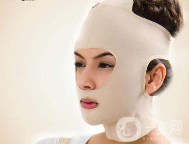 雙下巴吸脂頭套要戴多久？