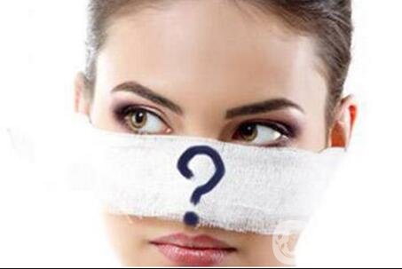 隆鼻后怎么消腫