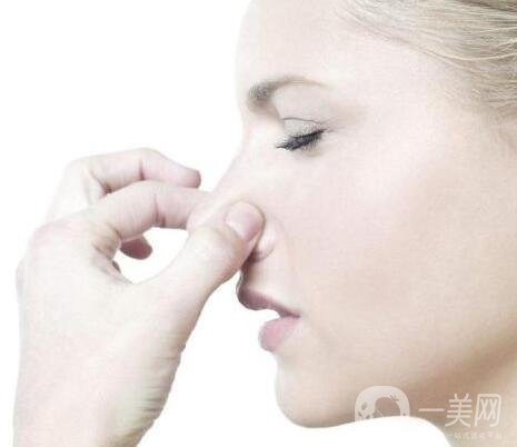 *后怎樣護(hù)理鼻頭?能捏嗎?