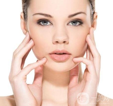 自體脂肪填充臉部會痛嗎?風險有哪些?