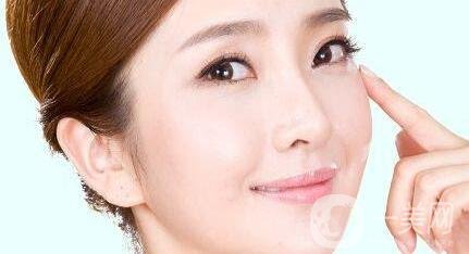 自體脂肪填充眼周皺紋