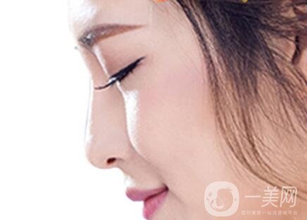 假體隆鼻術(shù)