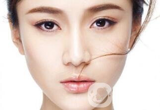  假體隆鼻*果怎么樣呢？是否自然？