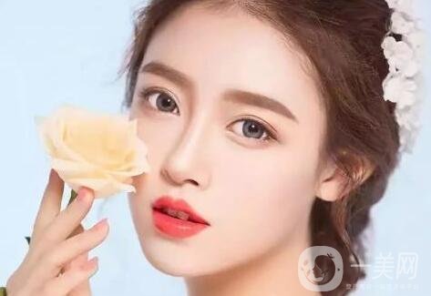 隆鼻修復(fù)手術(shù)價(jià)格多少錢?什么原因會(huì)影響價(jià)格?