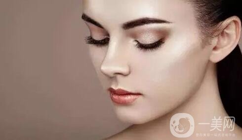 隆鼻修復(fù)手術(shù)價(jià)格多少錢?什么原因會(huì)影響價(jià)格?