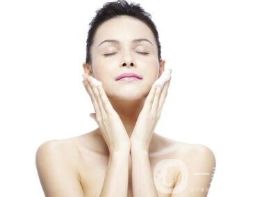 面部提升術(shù)價(jià)格大概要多少錢？