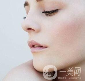 硅膠隆鼻假體取出后多久可以再隆鼻？