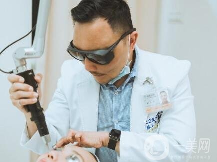 激光治痘疤要做幾次？多久見*？