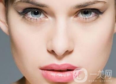 隆鼻手術(shù)的風(fēng)險(xiǎn)大嗎？有哪些？