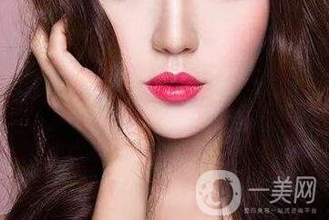 隆鼻手術(shù)的風(fēng)險(xiǎn)大嗎？有哪些？